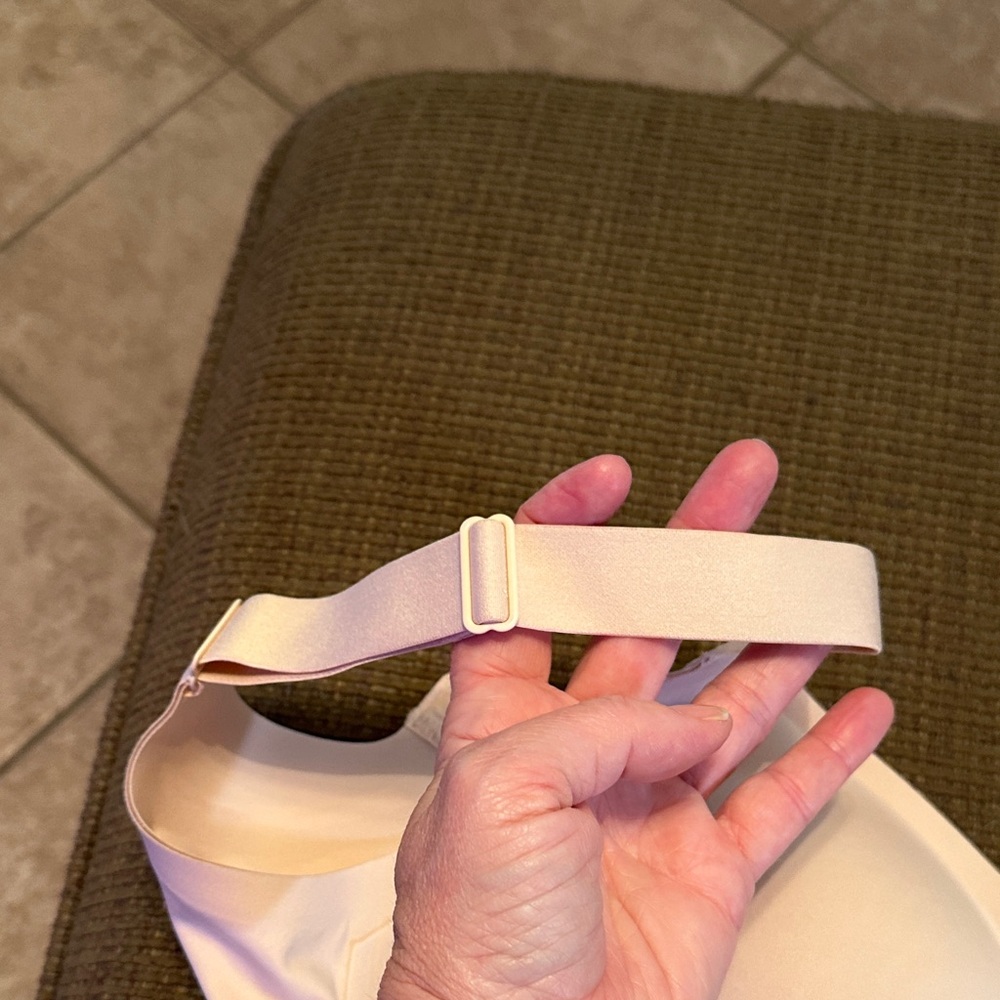 Women's Cream Wireless Bra - Picture 3 of 10